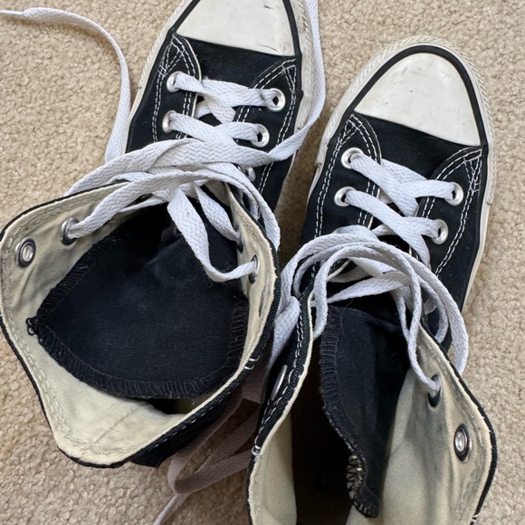 Converse Black and White High-Top Sneakers women’s 6 - Picture 8 of 8